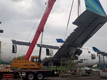 PROYEK PEMBONGKARAN BODY PESAWAT